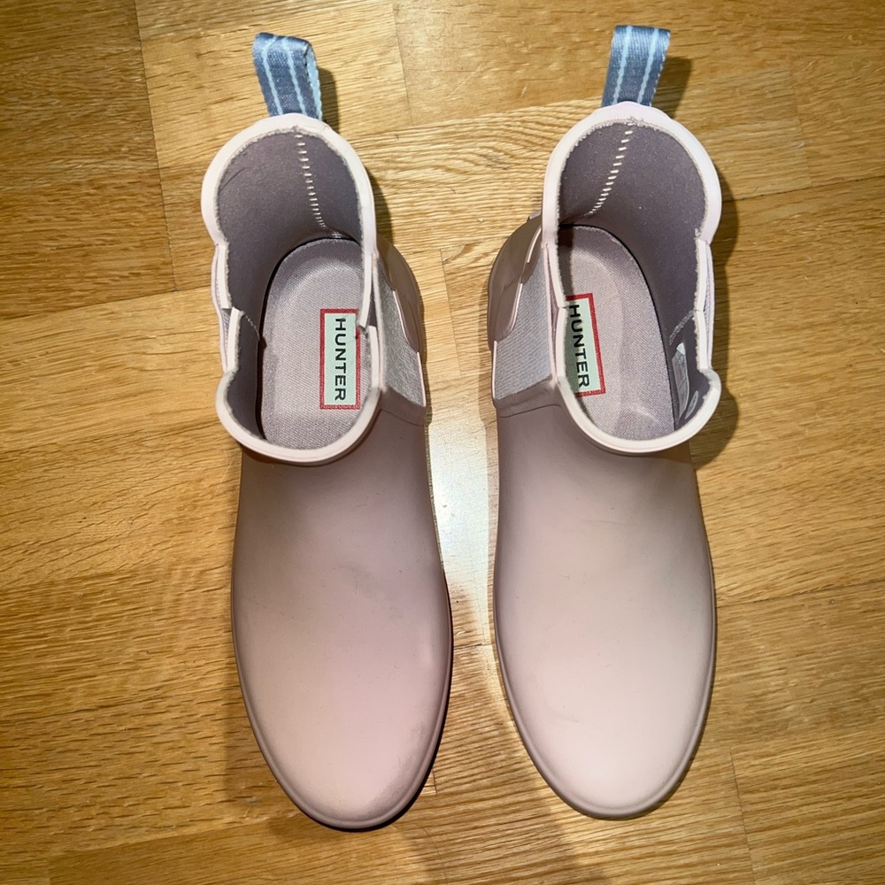 Pink Hunter short rain boots. Size 8.